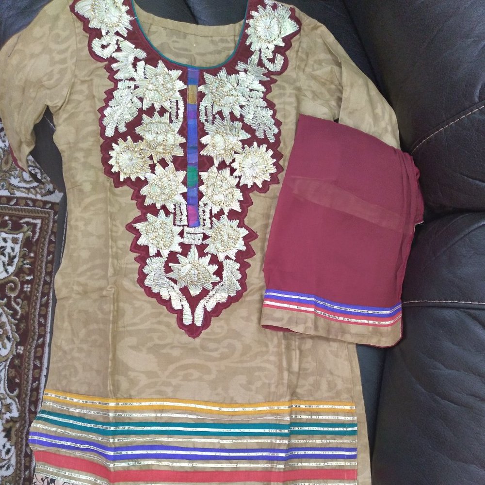 Brand New. Cotton 3 piece suit set. Size 34. Fully Stitched.